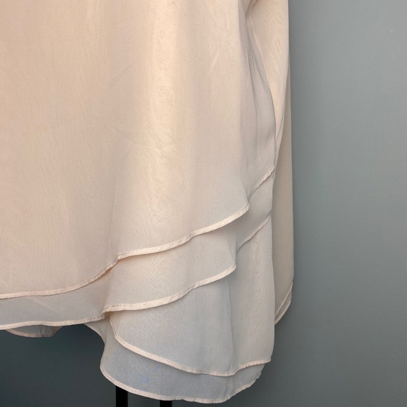 Le Chateau Women's‎ Peach Satin Spaghetti Strap Layered Front Lightweight Top XL - Picture 5 of 11